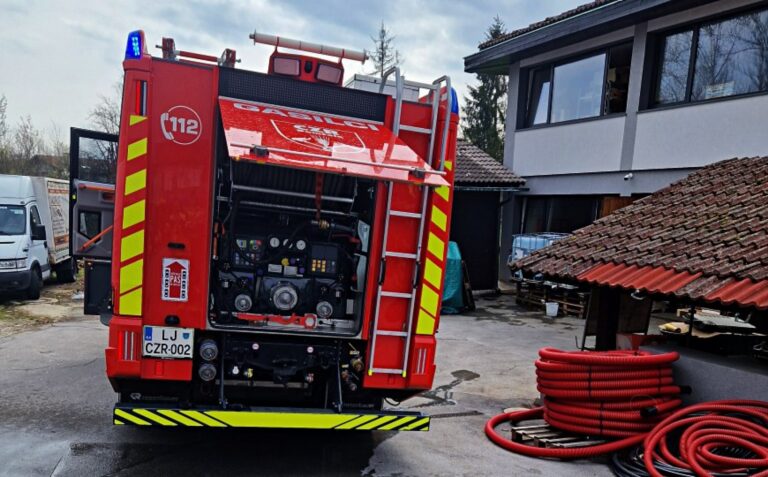 Zagorelo v proizvodnih prostorih podjetja v Preserjah