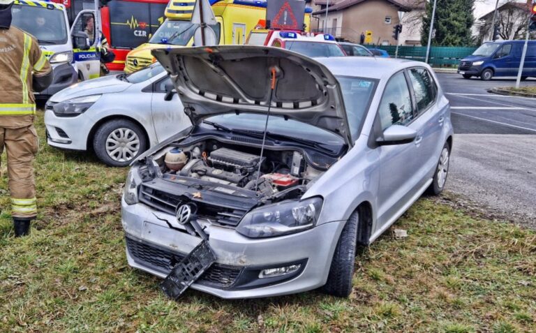 Na Rodici trčili osebni vozili