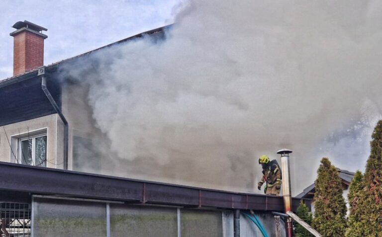 Požar poslovnega objekta v Dobu