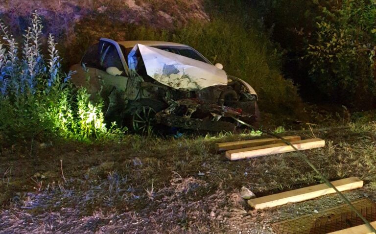 V Trzinu voznik zapeljal s cestišča