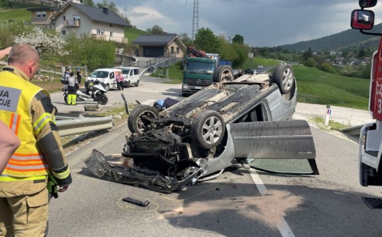 Trk v zaščitno ograjo na Goričici pri Moravčah