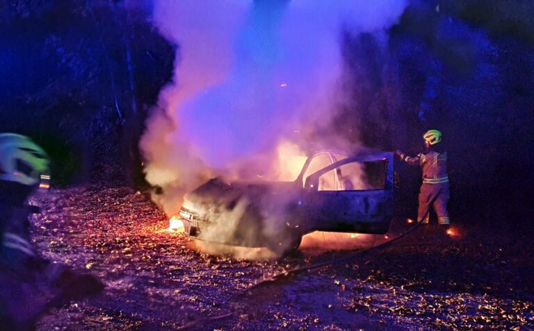 V Preserjah gorelo osebno vozilo