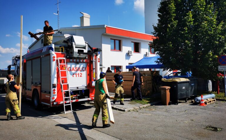 Odpravljanje posledic neurja s točo