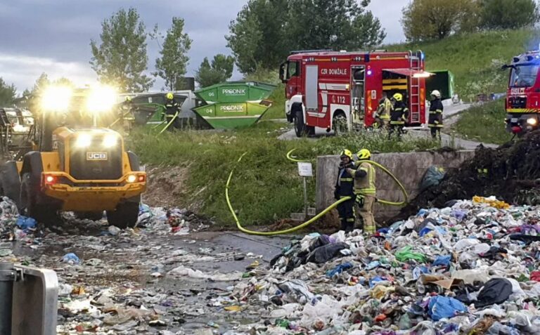 Na Centru za ravnanje z odpadki Dob zagorela odpadna embalaža