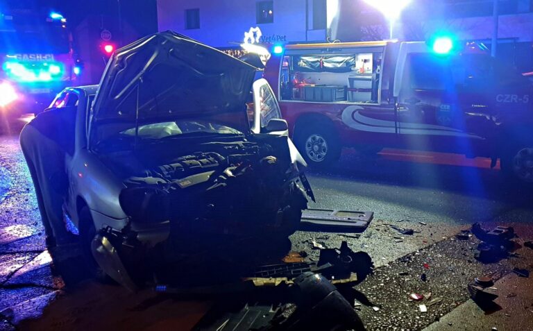 V Preserjah trčenje treh osebnih vozil