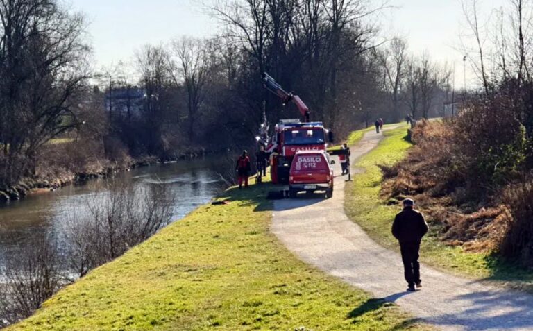 Iz Kamniške Bistrice potegnili ukradeno motorno kolo