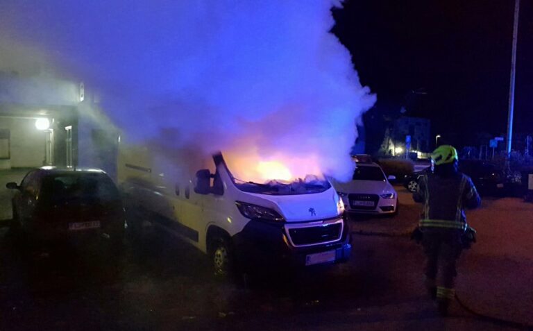 Požar kombiniranega vozila za SPB v DOmžalah