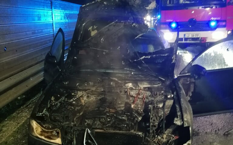 Na izvozu za Blagovico zagorelo osebno vozilo