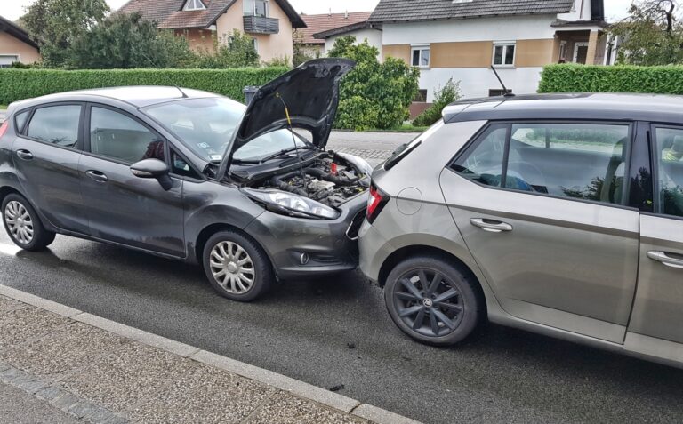 V Dobu nalet dveh vozil