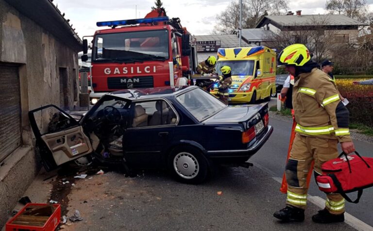 Prometna nesreča na Savski cesti v Domžalah