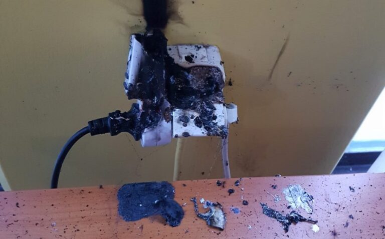 Požar na električnem razdelilcu v poslovnem lokalu v SPB-1