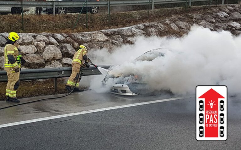 Na avtocesti pred izvozom za Blagovico zagorelo osebno vozilo