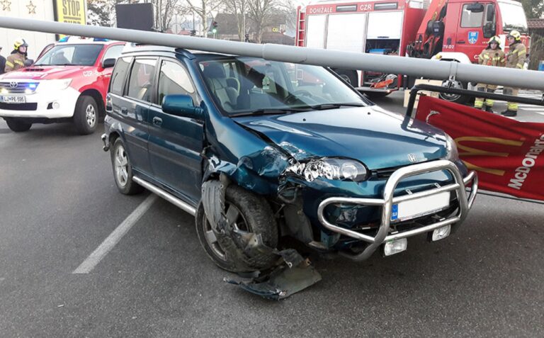 Prometna nesreča na Češminovi ulici v Domžalah
