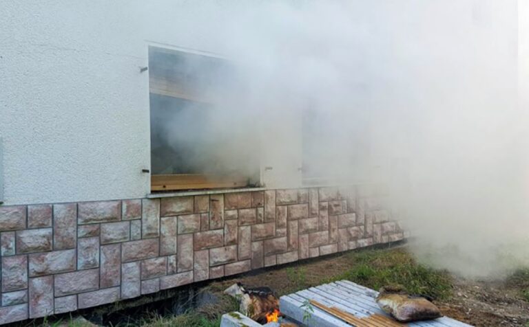 Požar v shrambi stanovanjske hiše v Dragomlju