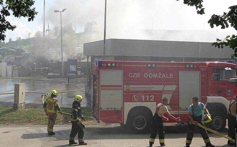 Požar zajel Center za ravnanje z odpadki Dob
