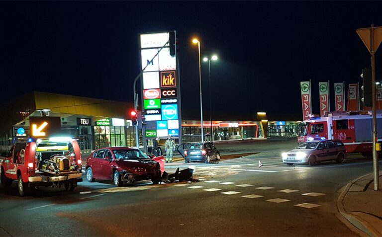 Prometna nesreča pri trgovskem centru na Viru