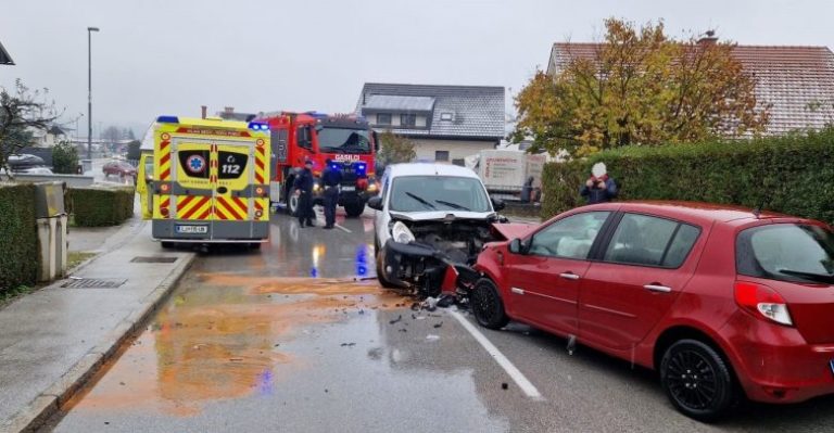 Na Viru trčila osebno in kombinirano vozilo