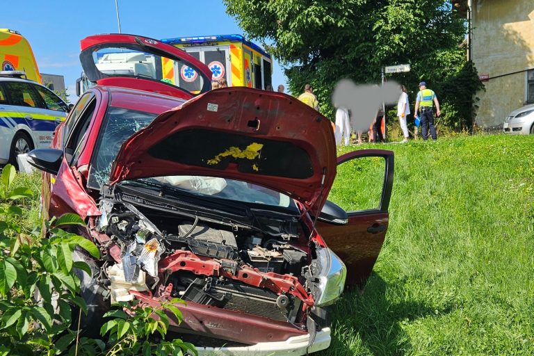 Trk dveh osebnih vozil pri Depali vasi